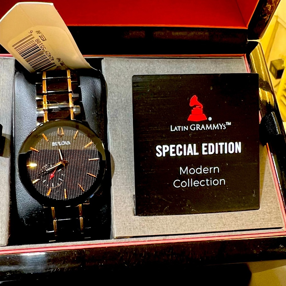 Brand New lady Bulova watch 98L240